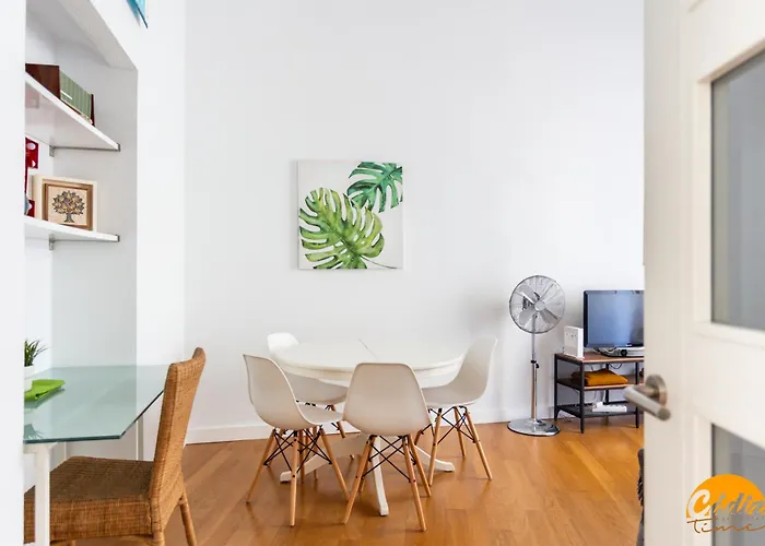 アパート Sagasta 1750 By Time